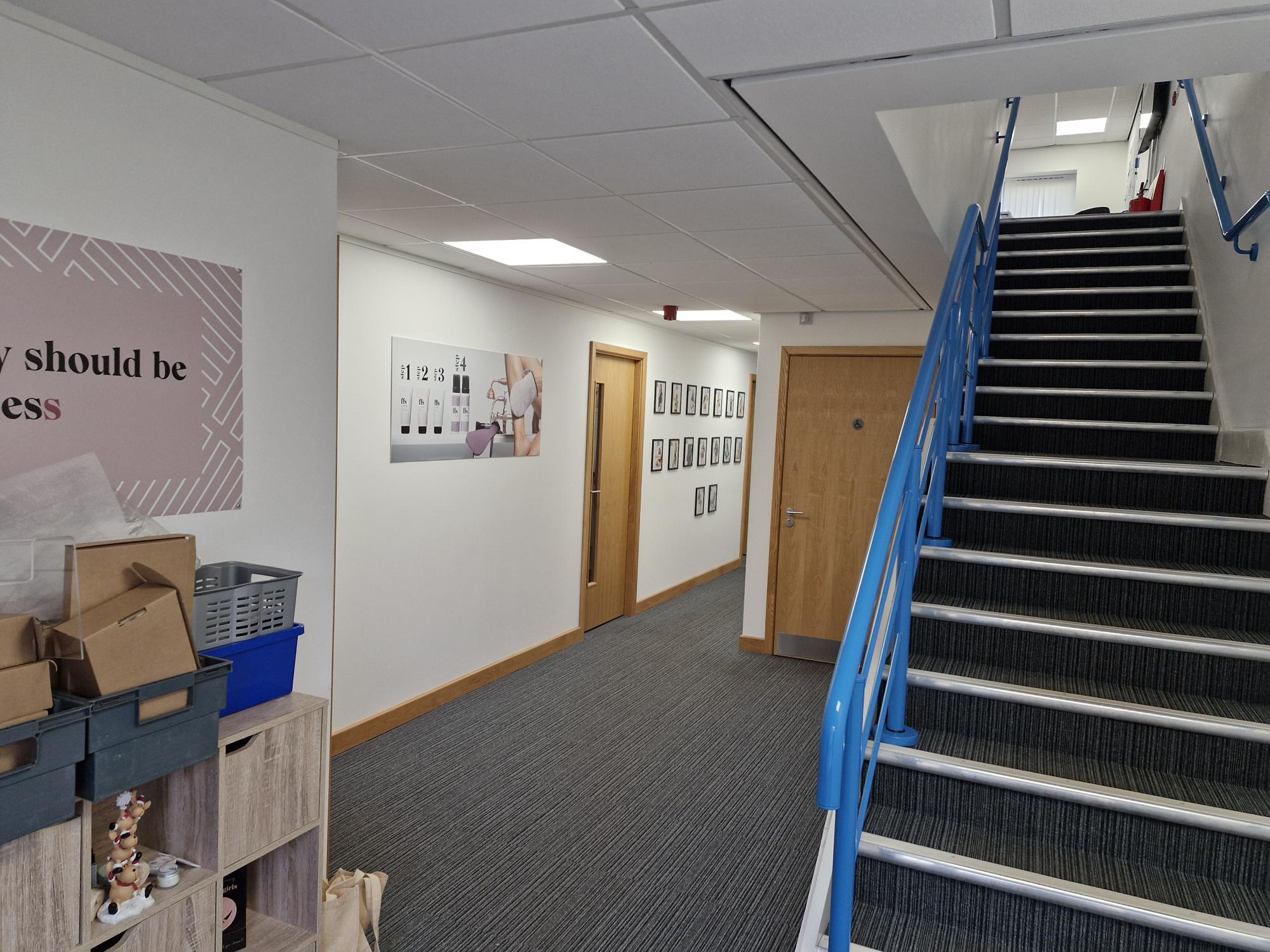 Office in Heath Hayes - photo 2